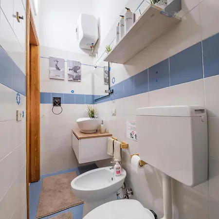 Cafio's House Липари